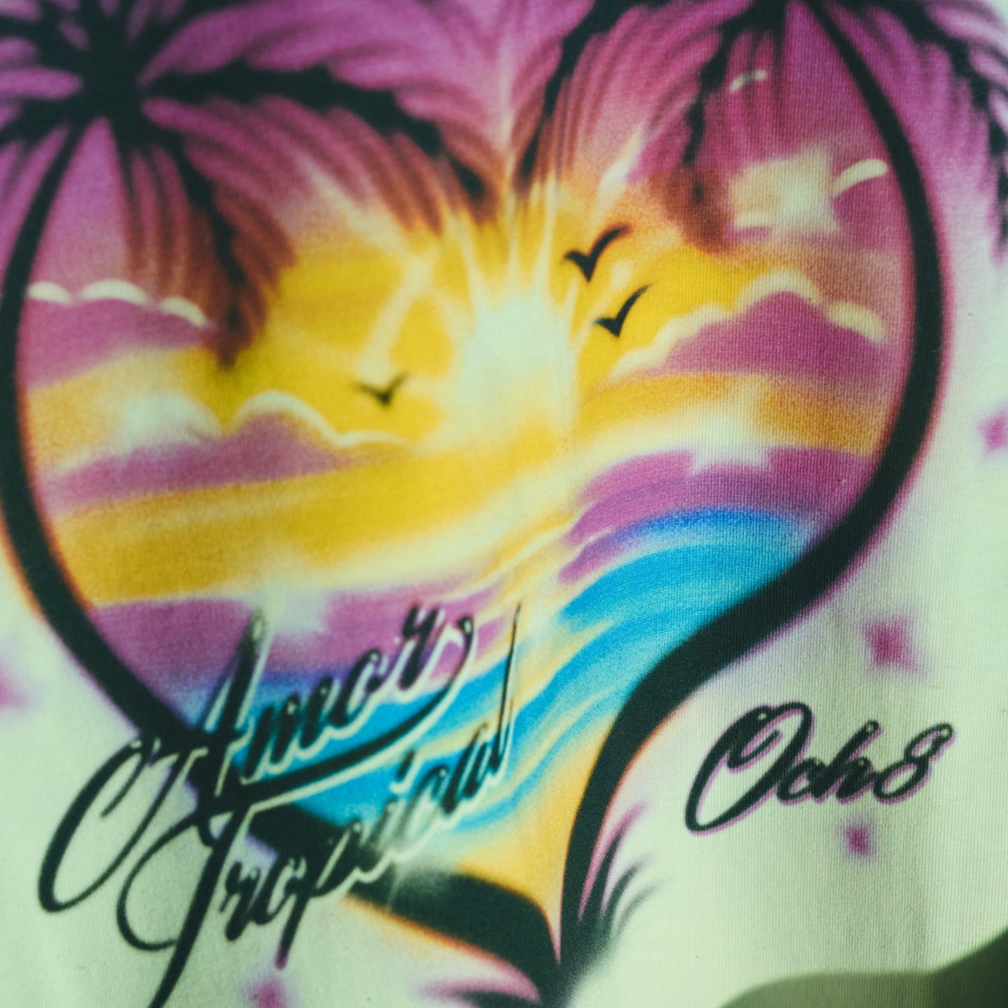 Camiseta “Amor Tropical”
