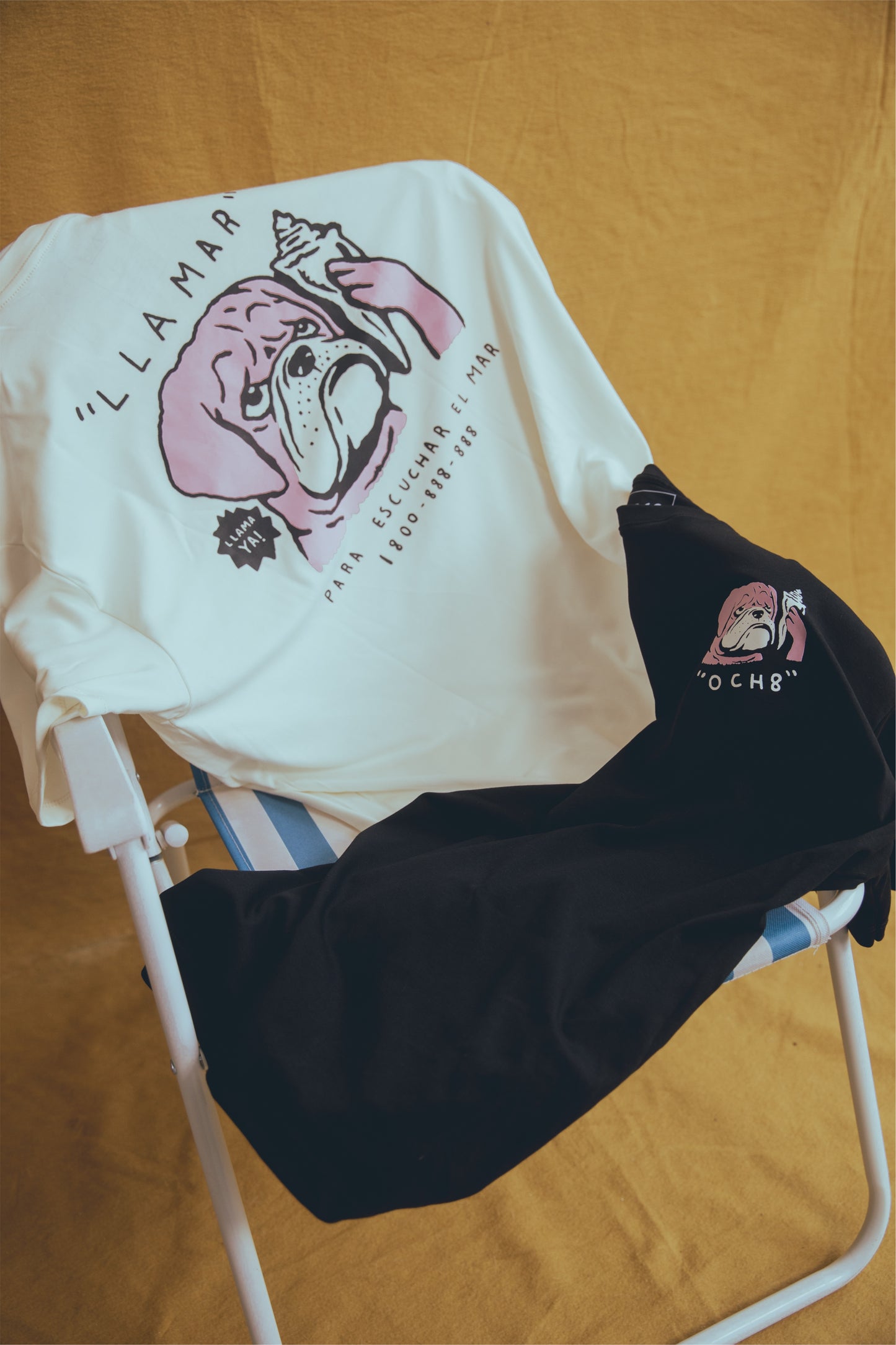 Camiseta “Llamar para escuchar el mar”